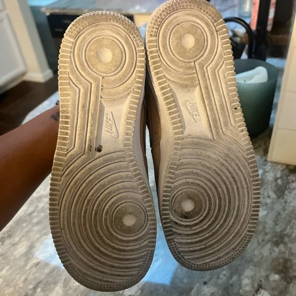 Nike Women’s Vachetta Tan Air Force 1 Sneakers with White Sole - Picture 8 of 8